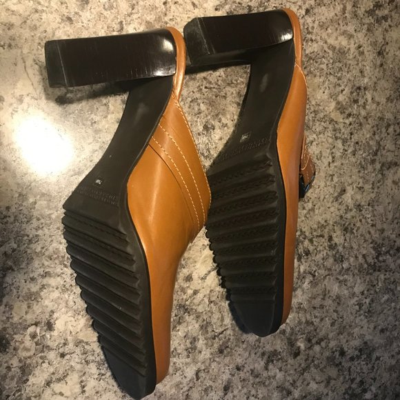 FRANCO SARTO WOMENS CARAMEL BROWN POINTED TOE WITH BUCKLE HEELS SIZE 7.5 - Picture 4 of 6